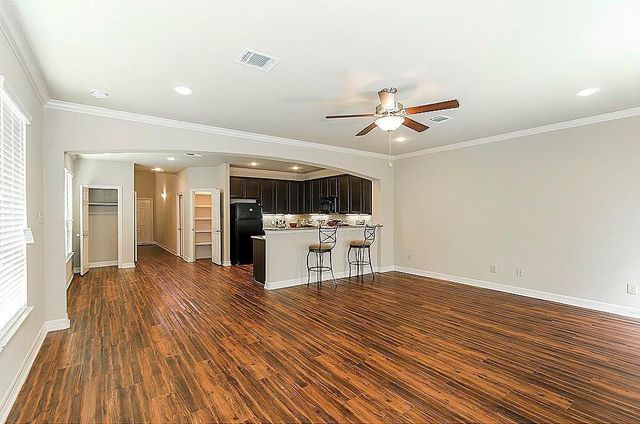 36 Woodland Hills Drive B, Conroe, TX 77303