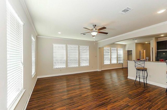 36 Woodland Hills Drive B, Conroe, TX 77303