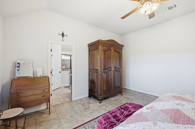 134 Donna Circle, Granbury, TX 76049