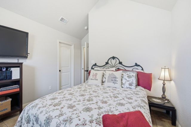 134 Donna Circle, Granbury, TX 76049