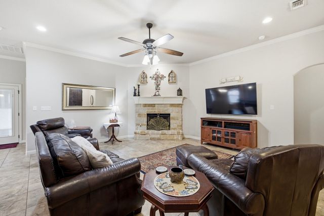 134 Donna Circle, Granbury, TX 76049