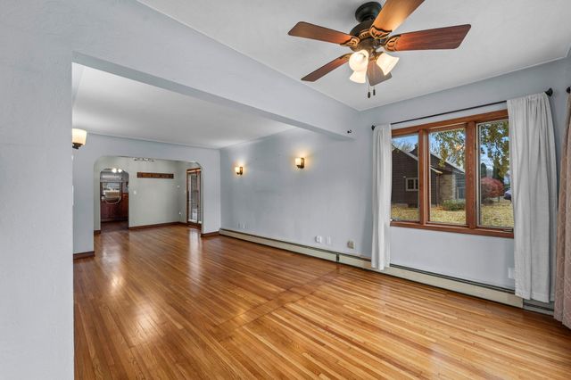 2695 Harvester Avenue E, Maplewood, MN 55119