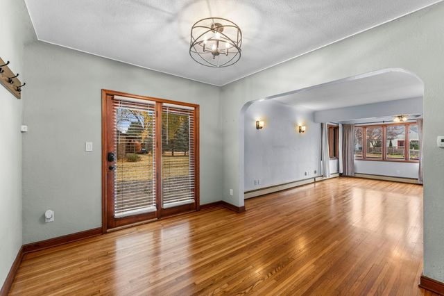 2695 Harvester Avenue E, Maplewood, MN 55119