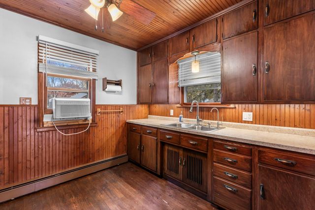 2695 Harvester Avenue E, Maplewood, MN 55119