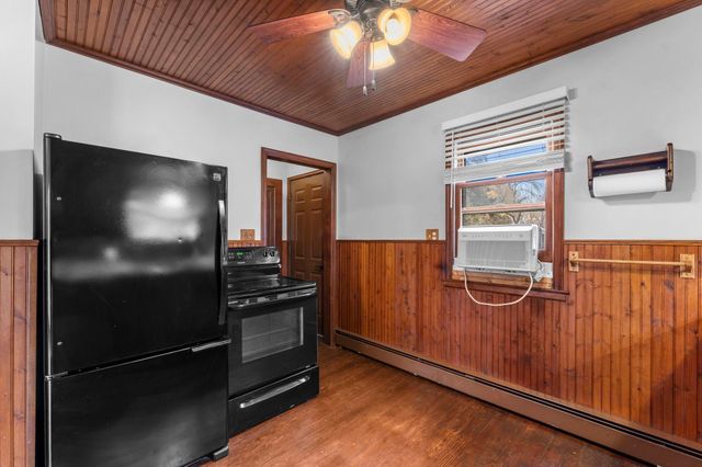 2695 Harvester Avenue E, Maplewood, MN 55119