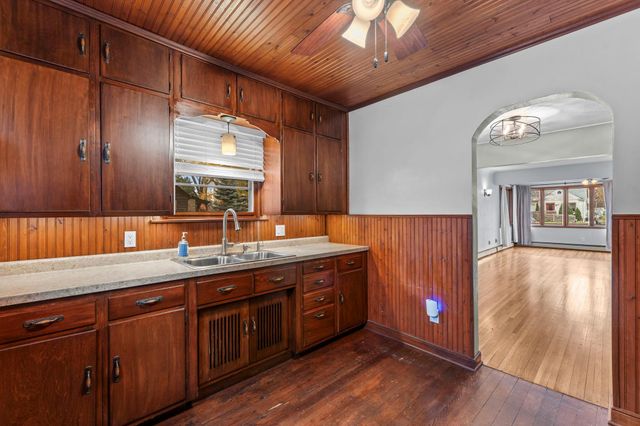 2695 Harvester Avenue E, Maplewood, MN 55119