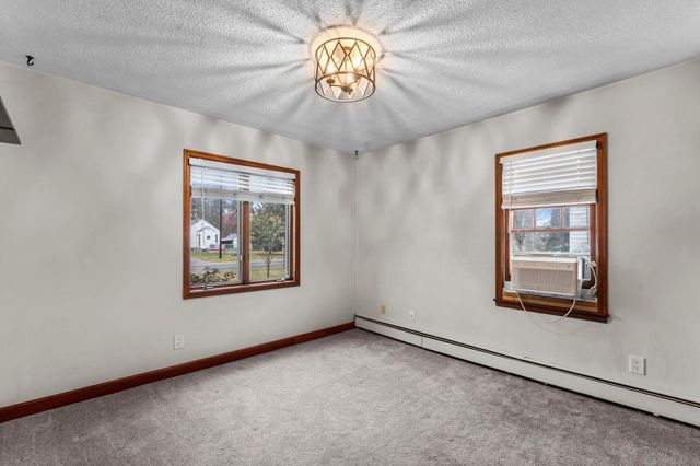 2695 Harvester Avenue E, Maplewood, MN 55119