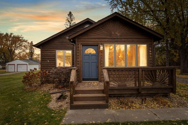 2695 Harvester Avenue E, Maplewood, MN 55119