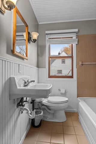 2695 Harvester Avenue E, Maplewood, MN 55119