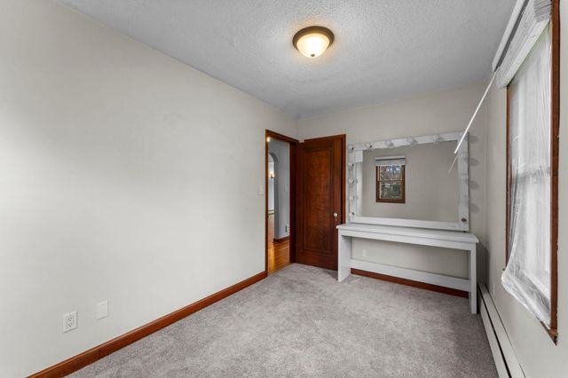 2695 Harvester Avenue E, Maplewood, MN 55119