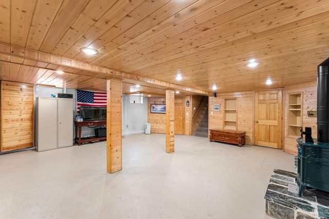 2695 Harvester Avenue E, Maplewood, MN 55119