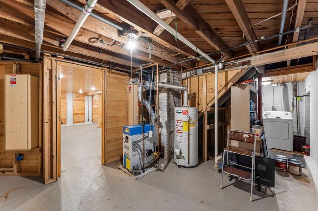 2695 Harvester Avenue E, Maplewood, MN 55119