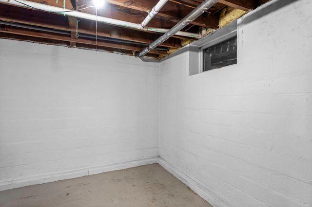 2695 Harvester Avenue E, Maplewood, MN 55119