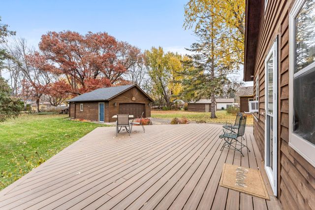 2695 Harvester Avenue E, Maplewood, MN 55119