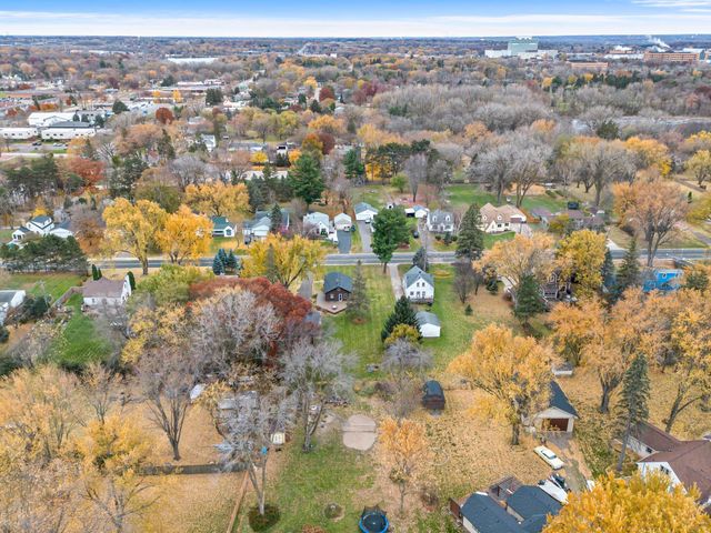 2695 Harvester Avenue E, Maplewood, MN 55119