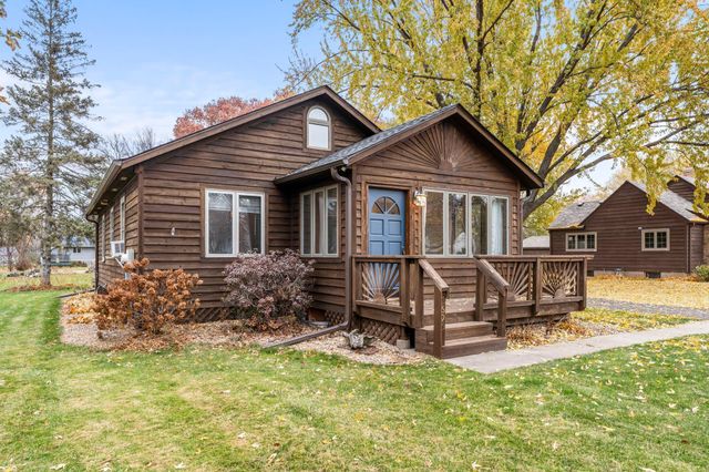 2695 Harvester Avenue E, Maplewood, MN 55119