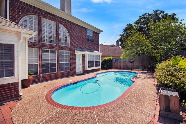 14127 Swallowfield Drive, Houston, TX 77077