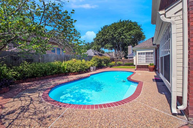 14127 Swallowfield Drive, Houston, TX 77077