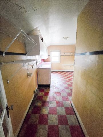 6 Maple Street, Auburn, NY 13021