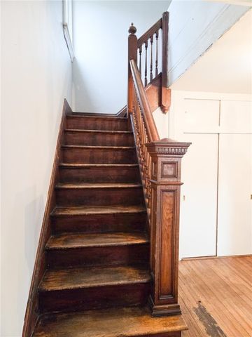 6 Maple Street, Auburn, NY 13021