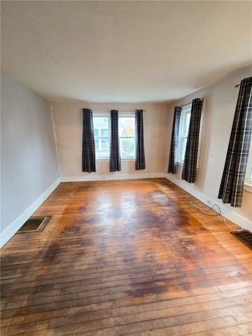 6 Maple Street, Auburn, NY 13021