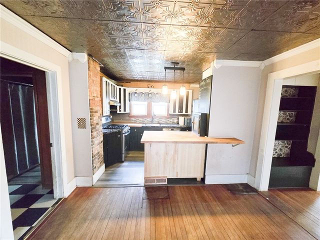 6 Maple Street, Auburn, NY 13021