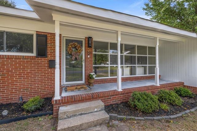 321 Caren DR, Virginia Beach, VA 23452