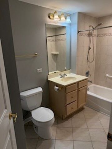 200 N Addison Avenue 206, Elmhurst, IL 60126