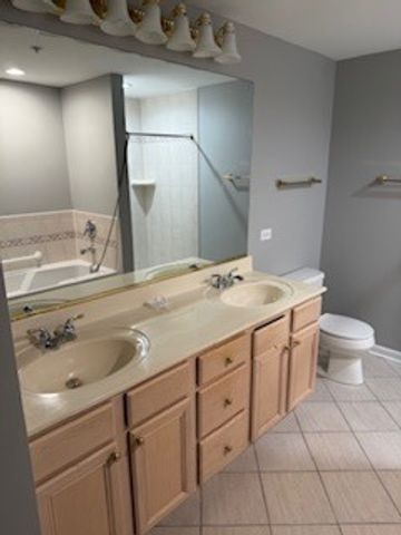 200 N Addison Avenue 206, Elmhurst, IL 60126