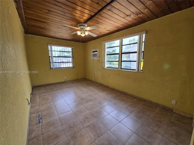 1051 E 18th St, Hialeah, FL 33013