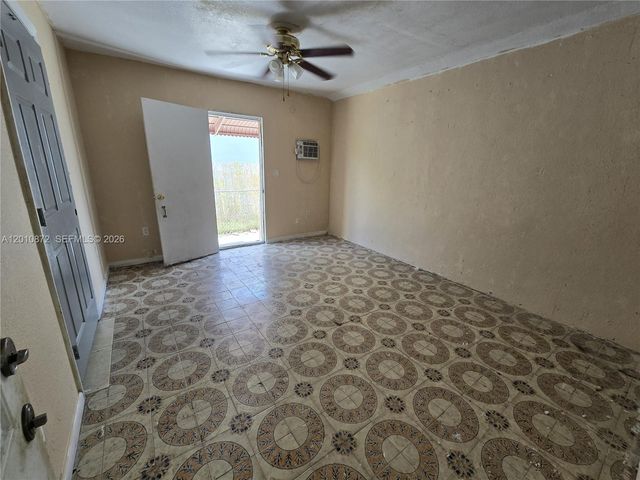 1051 E 18th St, Hialeah, FL 33013