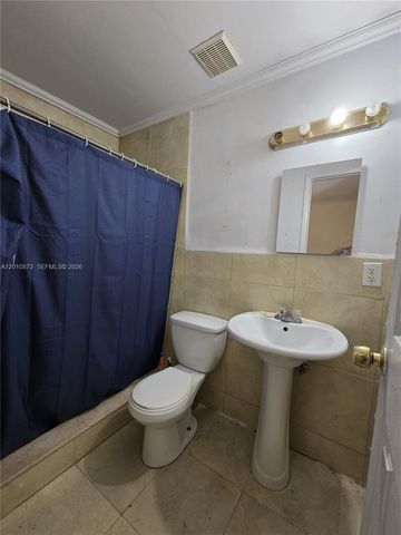 1051 E 18th St, Hialeah, FL 33013