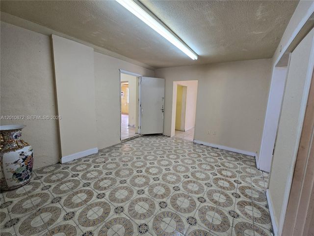 1051 E 18th St, Hialeah, FL 33013