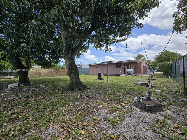 1051 E 18th St, Hialeah, FL 33013
