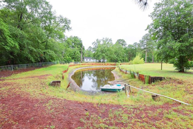 6652 Old Mullins Rd., Nichols, SC 29581