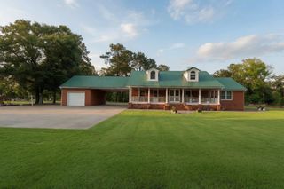 6652 Old Mullins Rd., Nichols, SC 29581