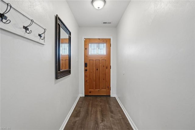 732 Willow Bend DR, Chesapeake, VA 23323