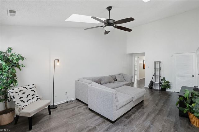 732 Willow Bend DR, Chesapeake, VA 23323