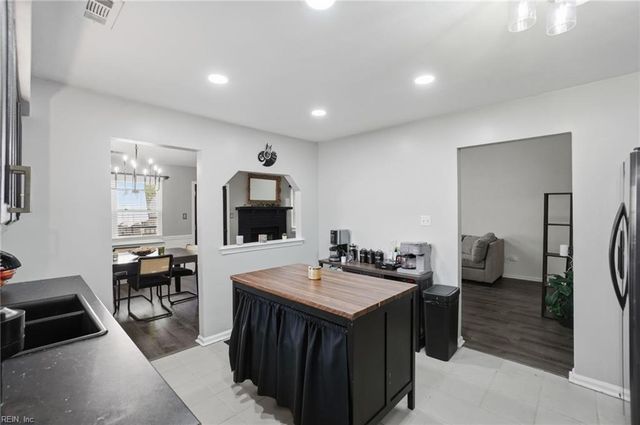 732 Willow Bend DR, Chesapeake, VA 23323