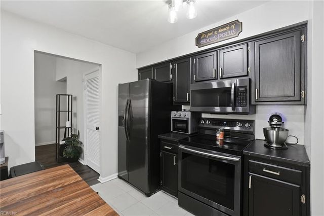 732 Willow Bend DR, Chesapeake, VA 23323