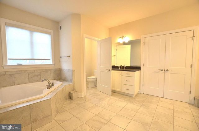 1611 BRACKENVILLE RD, Hockessin, DE 19707