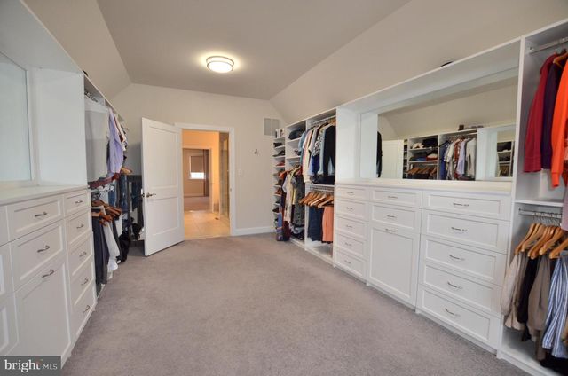 1611 BRACKENVILLE RD, Hockessin, DE 19707