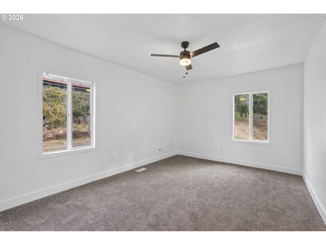 11570 Se VERNS Way, Happy Valley, OR 97086