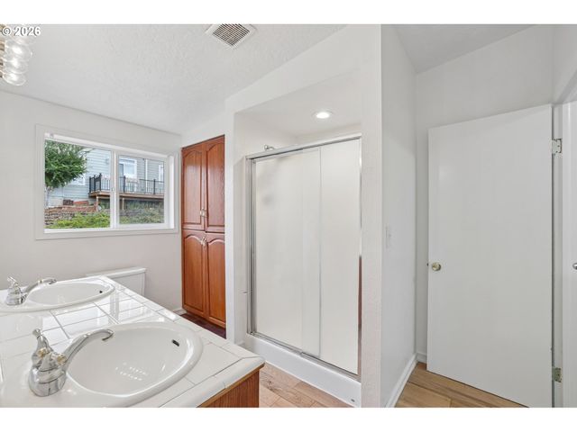 11570 Se VERNS Way, Happy Valley, OR 97086