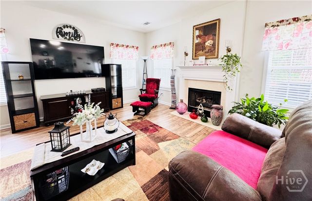 1216 St James Pl, Loganville, GA 30052