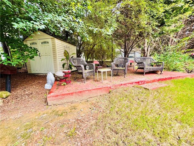 1216 St James Pl, Loganville, GA 30052