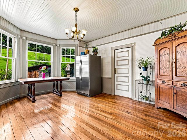 5 Clarks Cove Road, Leicester, NC 28748