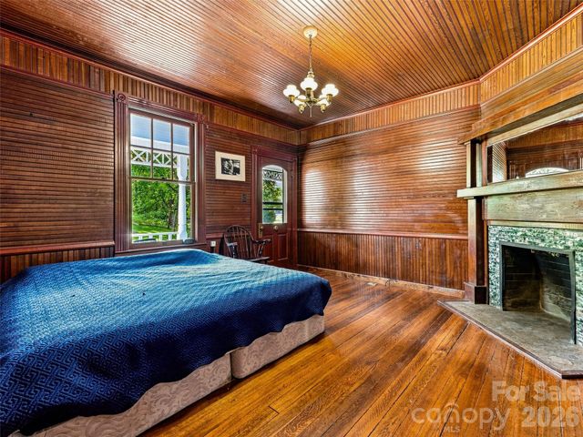 5 Clarks Cove Road, Leicester, NC 28748