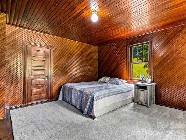 5 Clarks Cove Road, Leicester, NC 28748