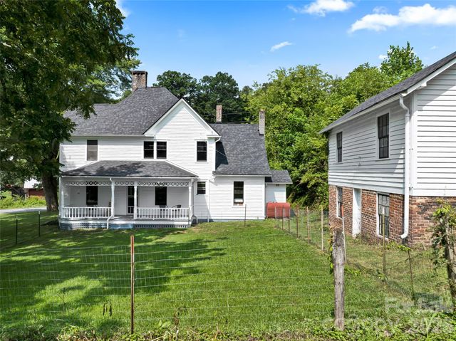 5 Clarks Cove Road, Leicester, NC 28748